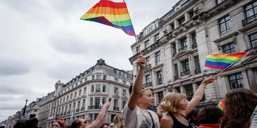 AB, Polonya'nın LGBT'siz Bölgelerine Yanıt Olarak 'LGBTQ Özgürlük Bölgesi' İlan Etti