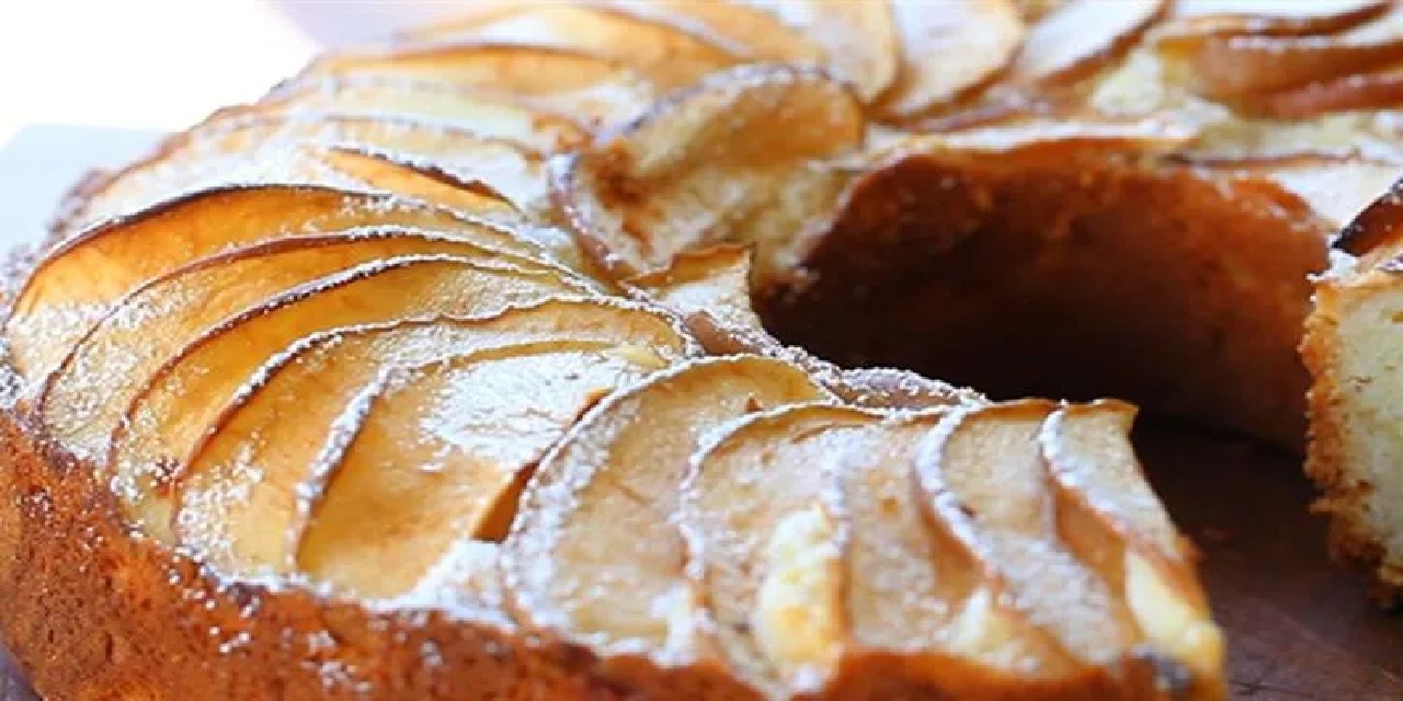 Pazar Kahvenize Eşlik Edecek Mükemmel Bir Tarif! Elmalı Kek Nasıl Yapılır? Malzemeleri Ne?