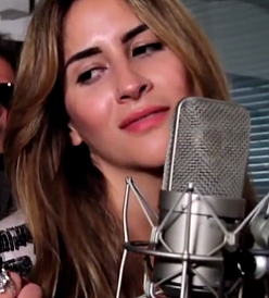 Aynur Aydın Kimdir?