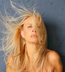 Zeynep Casalini Kimdir? Hayatı, Kariyeri ve Çalışmaları