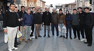 Şeb-i Arus Coşkusu Konya’yı Sardı: Başkan Altay Misafirler ve Esnafla Bir Araya Geldi