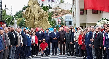 Keçiören’de Büyük Zafer’in 104. Yılı Kırmızı Beyaz Coşkuyla Kutlandı