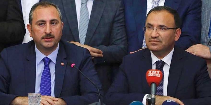 Adalet Bakanı Abdülhamit Gül görevinden istifa etti! Yerine Bekir Bozdağ atandı