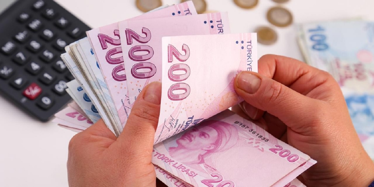 Milyonlarca emekliye 128 bin lira ikramiye müjdesi geldi! 3600 ek gösterge kimleri kapsıyor? 3600 ek gösterge gelirse maaşlar kaç TL artacak?