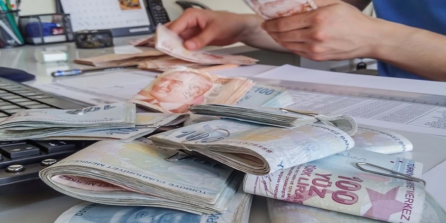 SSK, Bağ-Kur ve bütün emeklileri dikkat! Hükümet resmen tarih verildi 1000 TL hesaplara yatacak!