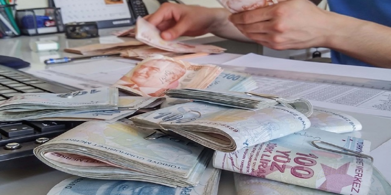 Akşam Saatlerinde emekliye öyle bir haber geldi ki! SSK, Bağ-Kur emeklileri mutluluktan havalara uçacak! Tam 3 bin TL ödeme!