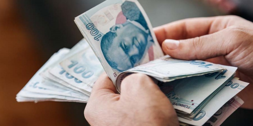 Emekli ve memur maaşlarıyla ilgili dikkat çeken bir gelişme yaşandı! 3600 ek gösterge ile 5 bin 520 lira olacak!