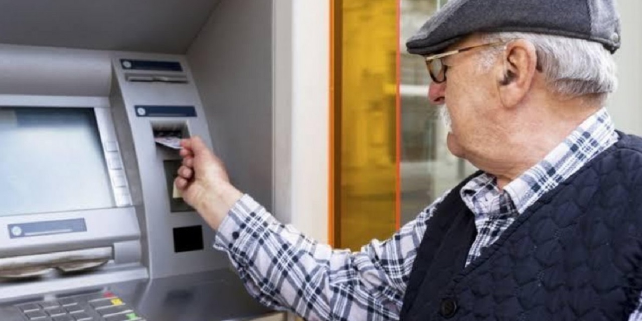 SSK, Bağ-Kur ve tüm emekliler dikkat ATM'den anında çekebileceksiniz! Maaştan Ayrı 2.100 TL Ödeme Yapılacak!