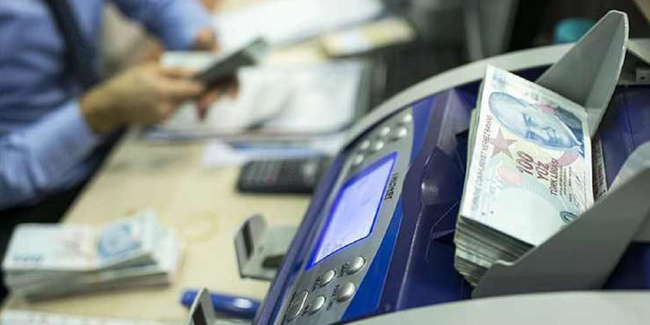 Ziraat Bankası’ndan destek paketi gece yarıısı duyurdu! Emeklinin maaşa ek 750 TL harçlık veriliyor! 100 Bin TL'de kredi duyan akın etti